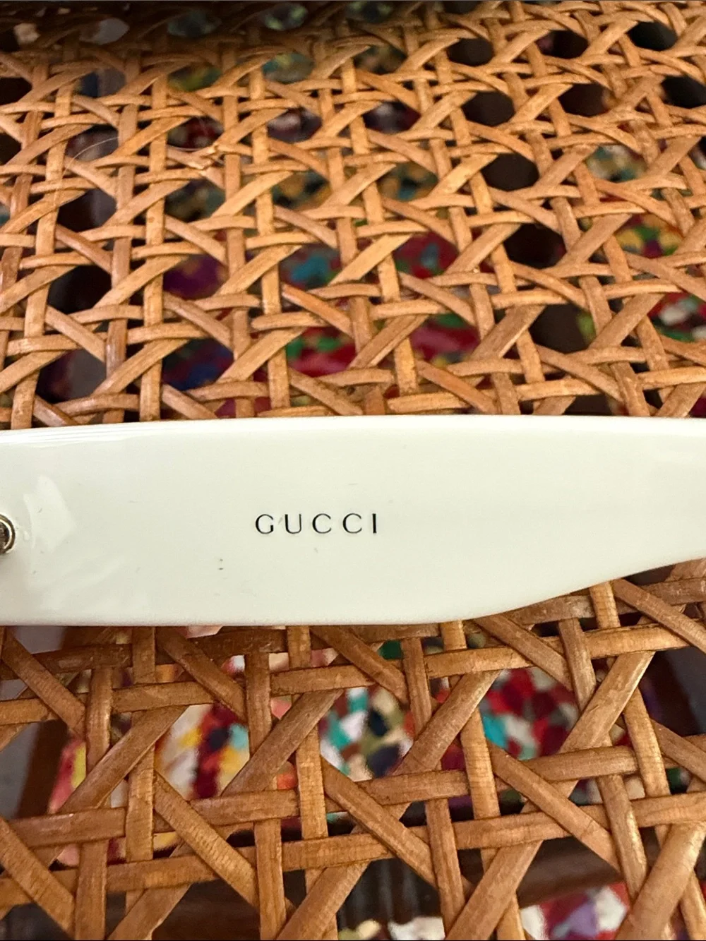Vintage Y2K Gucci GG 2563/S Red & White Classic Logo Square Frame Sunglasses